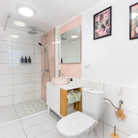 The Bucket - Rose Old Town House With Jacuzzi & Mountain View * 브라쇼브