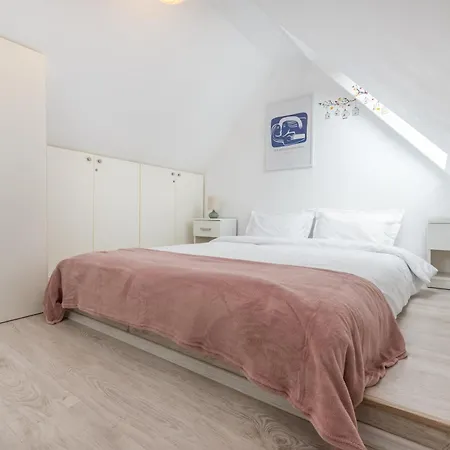 빌라 The Bucket - Rose Old Town House With Jacuzzi & Mountain View