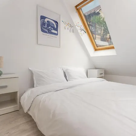 The Bucket - Rose Old Town House With Jacuzzi & Mountain View *