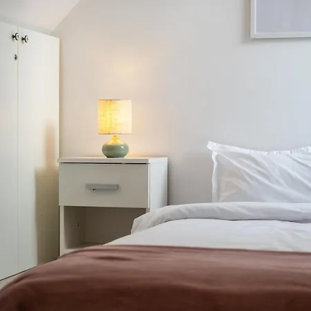 빌라 The Bucket - Rose Old Town House With Jacuzzi & Mountain View